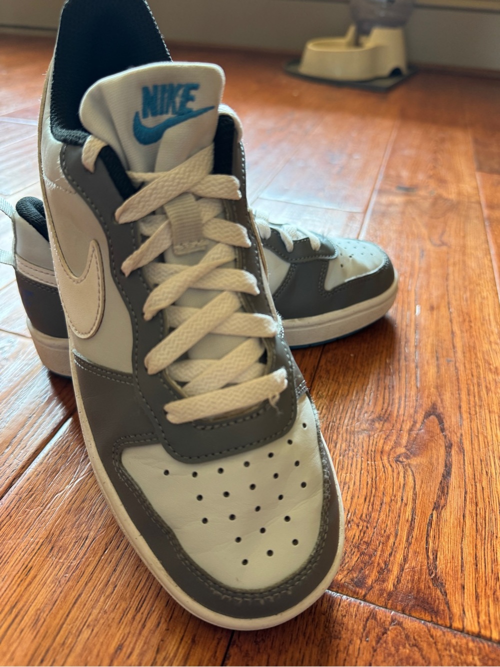 Nike Kids Low-Top Sneakers in White, light blue & Gray